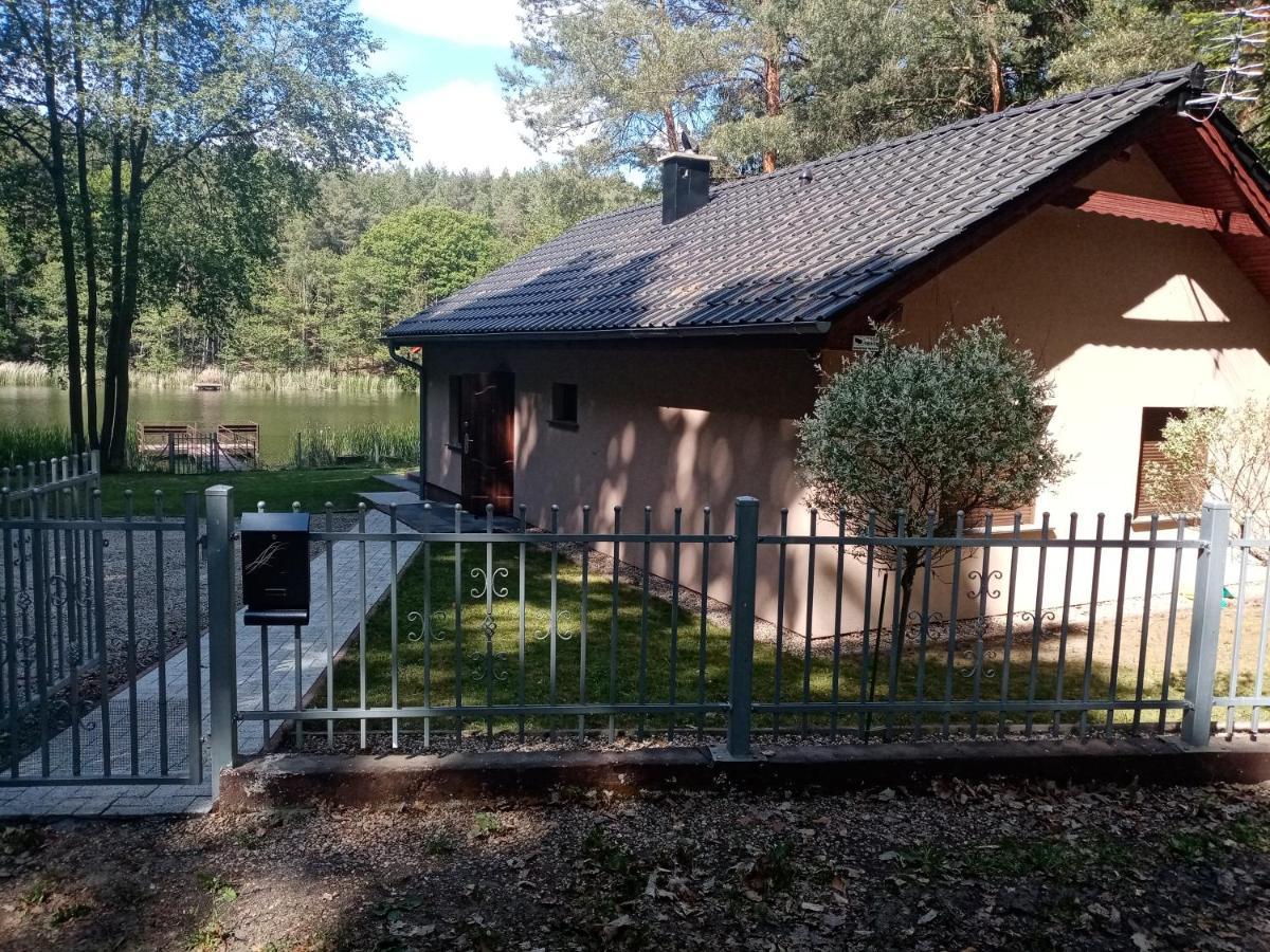 Urokliwy Domek Nad Brzegiem Jeziora Lubiatow  Экстерьер фото