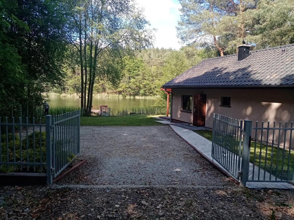 Urokliwy Domek Nad Brzegiem Jeziora Lubiatow  Экстерьер фото